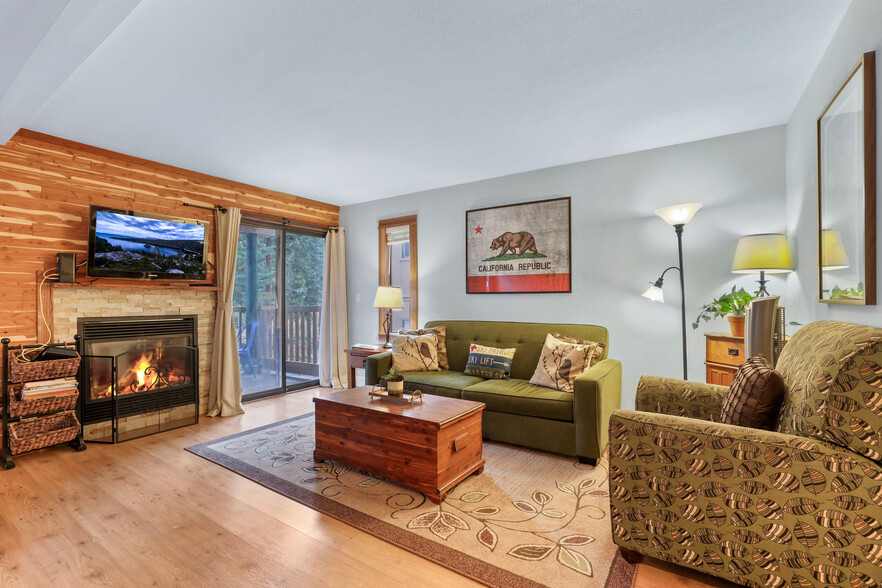 Primary Photo - 1300 Regency Way