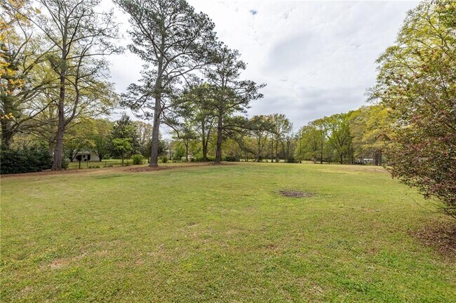 Building Photo - 318 Tyrone Rd