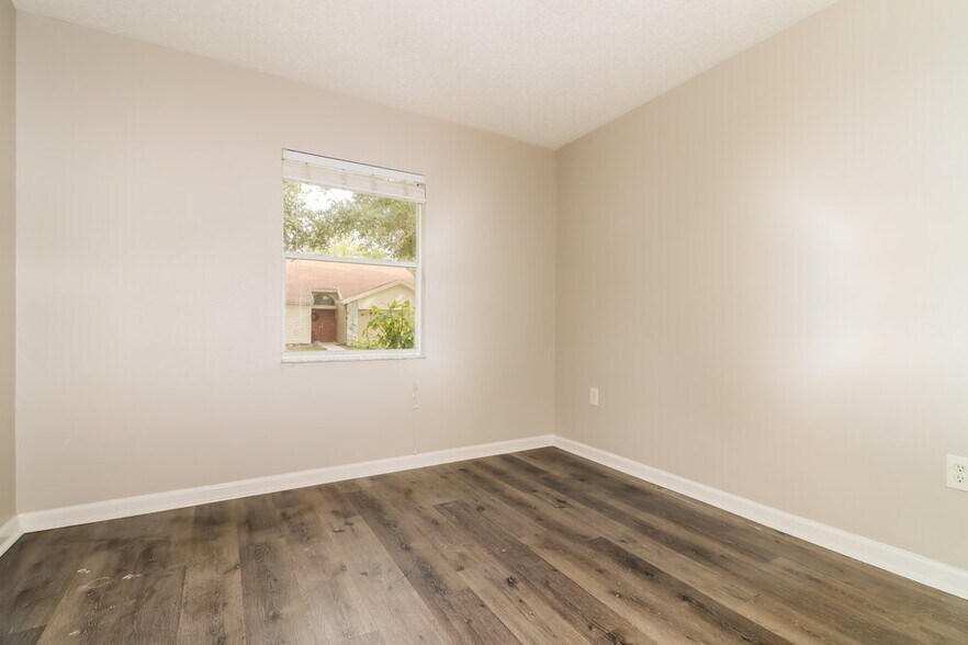 Building Photo - 8047 Hathaway Dr