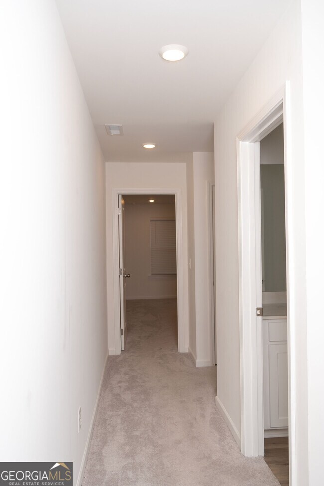 Building Photo - 168 Vision St