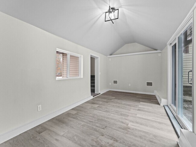 Building Photo - Beautifully Updated Home on Quiet Street in Browns Mills