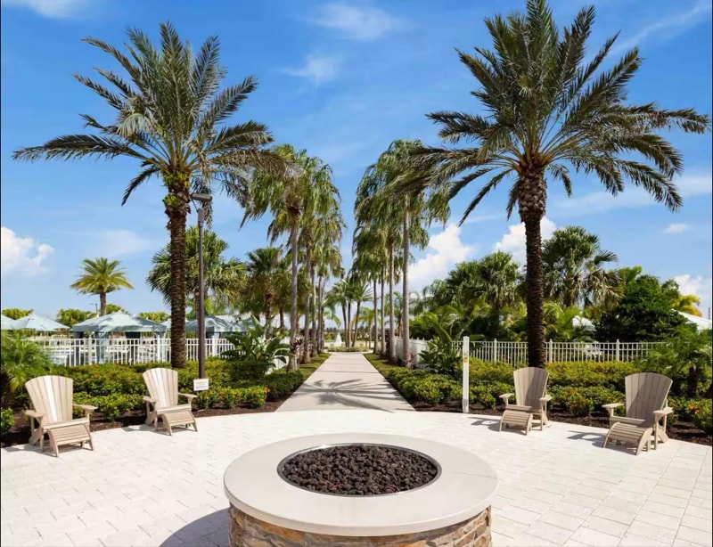 Building Photo - 1604 Carey Palm Cir