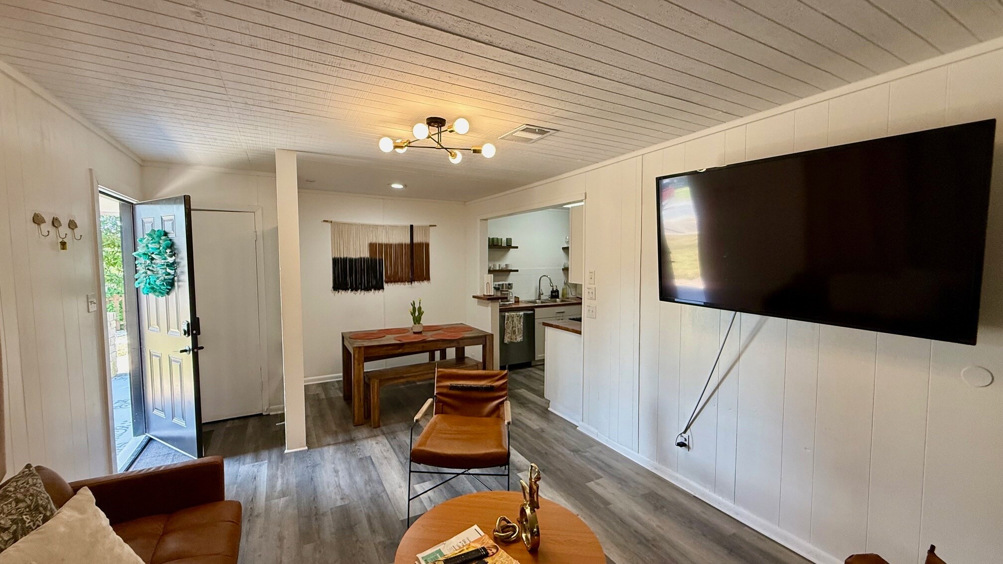 Building Photo - 1802 E University Ave