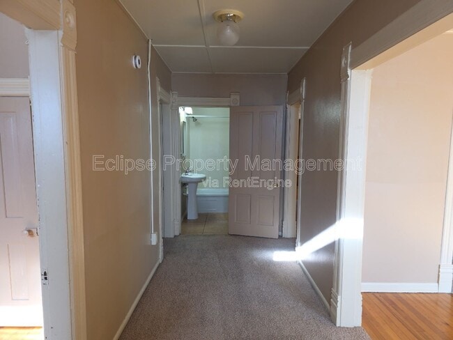 Building Photo - 721 3rd St