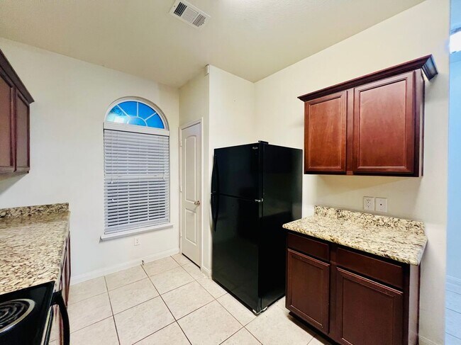 Building Photo - 6233 White Jade Dr