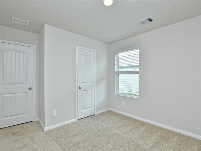 Building Photo - 1305 Camden Ln
