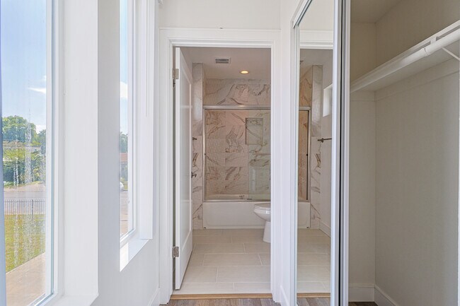 Building Photo - 5932 Lemp Ave