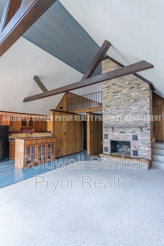 Building Photo - 165 Lakeshore Ct
