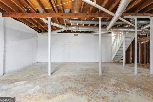 Building Photo - 1848 Winthrop Dr SE