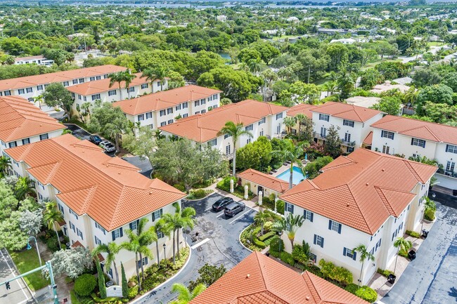 Building Photo - 2502 N Dixie Hwy