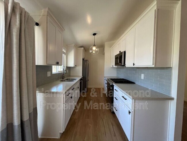 Building Photo - 1462 4th St