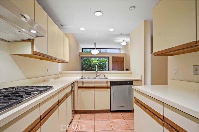 Building Photo - 500 E Del Mar Blvd