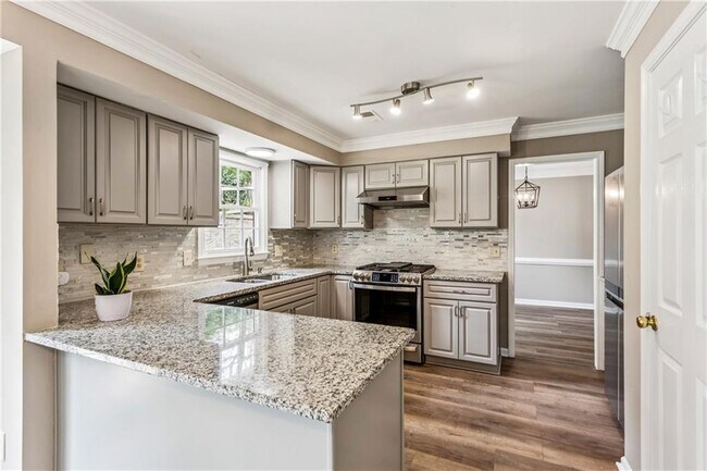 Building Photo - 52 Bridle Ln