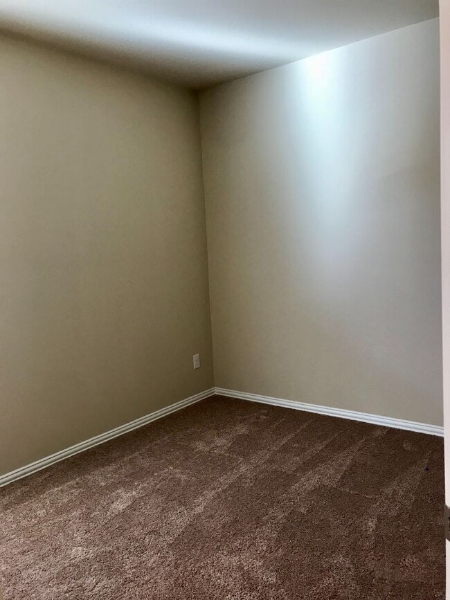 Building Photo - COMING SOON!!  Beautiful Home in Parks Bell