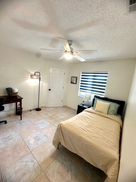 Building Photo - 8453 Mattituck Cir