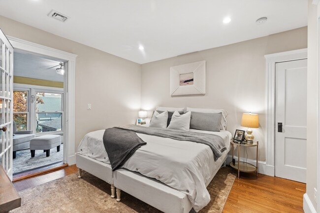 Building Photo - 14 Hood St