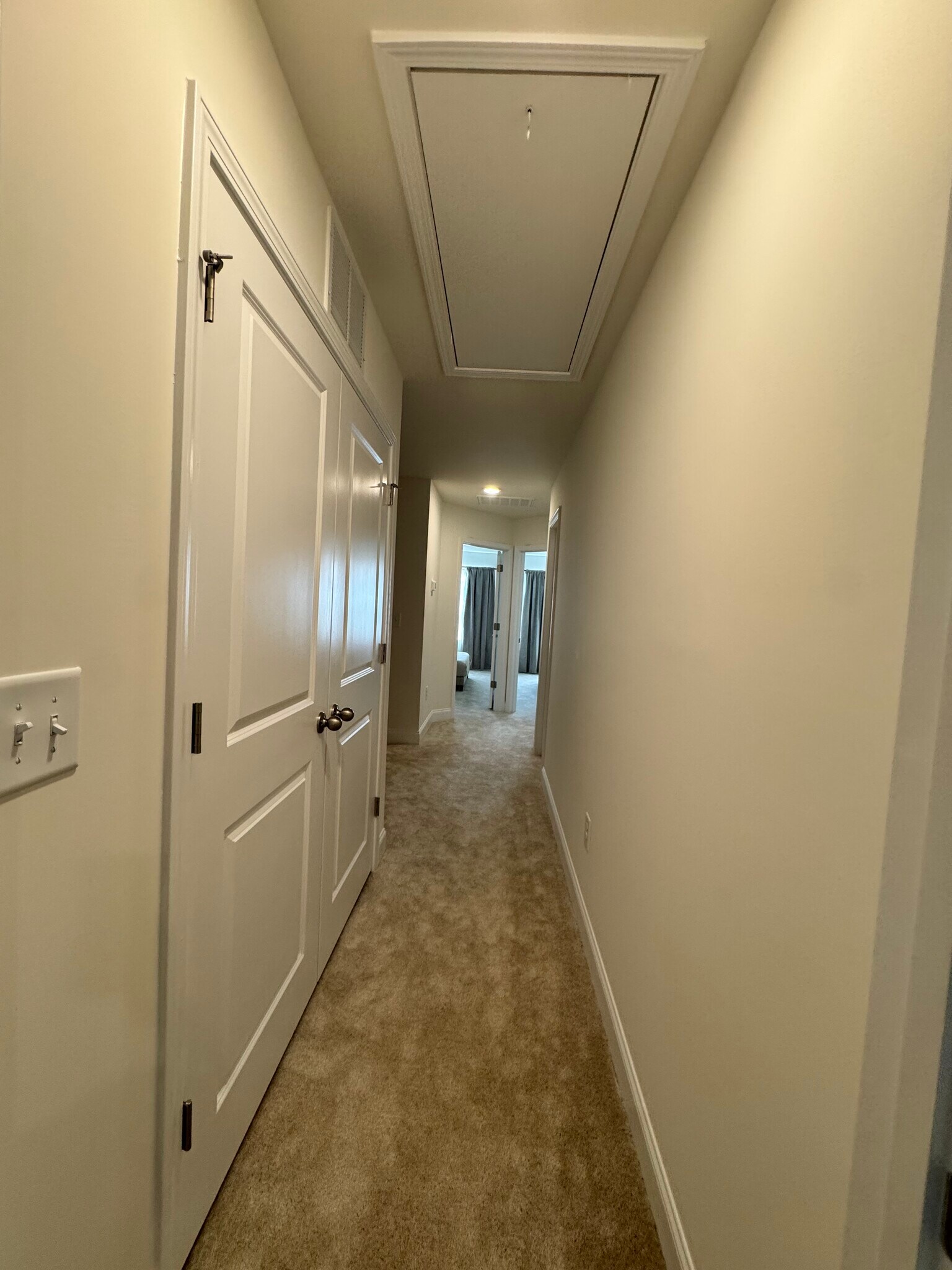 Building Photo - 327 Church St