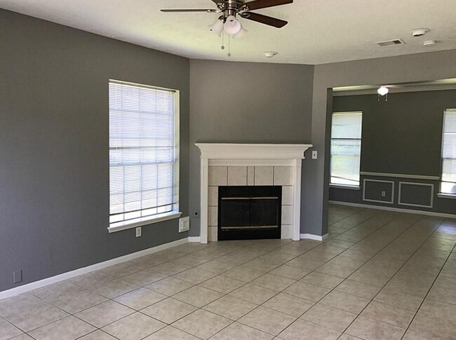 Building Photo - 4806 Sunshine Dr