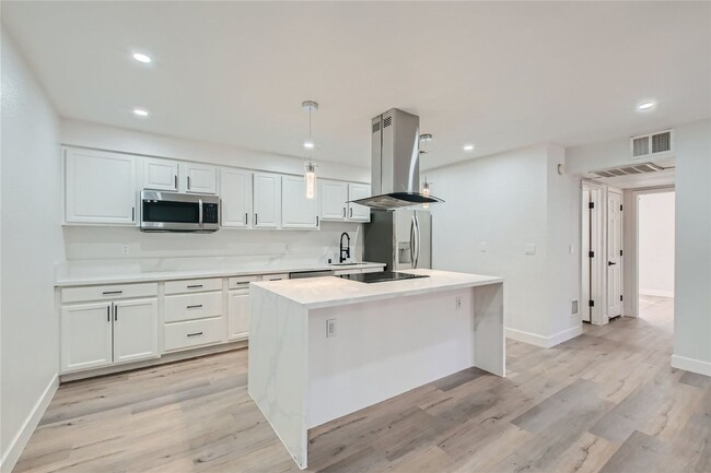 Primary Photo - QUALITY DESIGNER Remodeled Condo in a Guar...