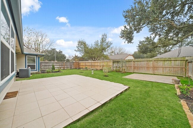 Building Photo - 19211 Haystream Dr