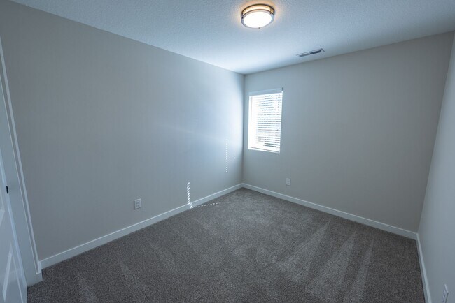Building Photo - Built in 2024 - 3 bedroom with loft/office. Has AC.