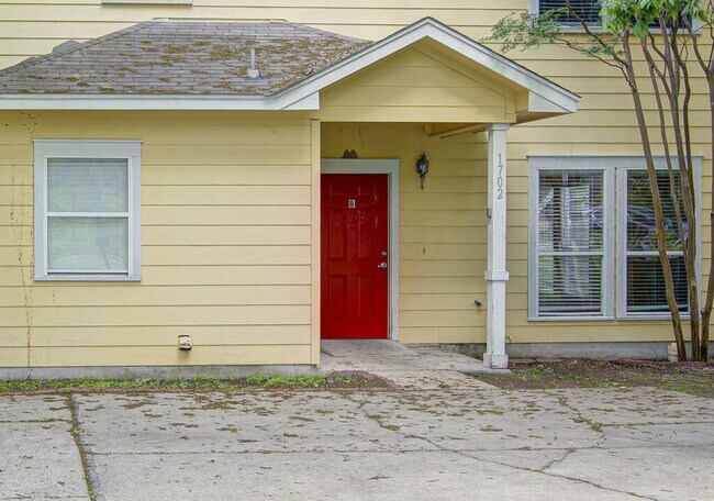 Building Photo - 1702 Singleton Ave