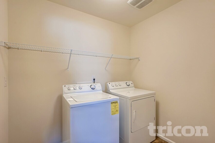 Building Photo - 6702 Udall Pl SE