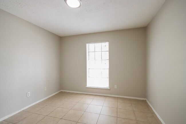 Building Photo - 4511 Chestergate Dr