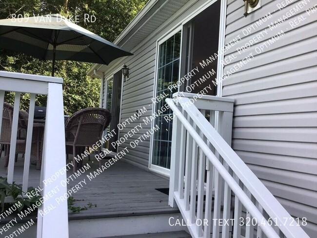 Building Photo - Furnished 3 bedroom home on Lake Henry -Av...