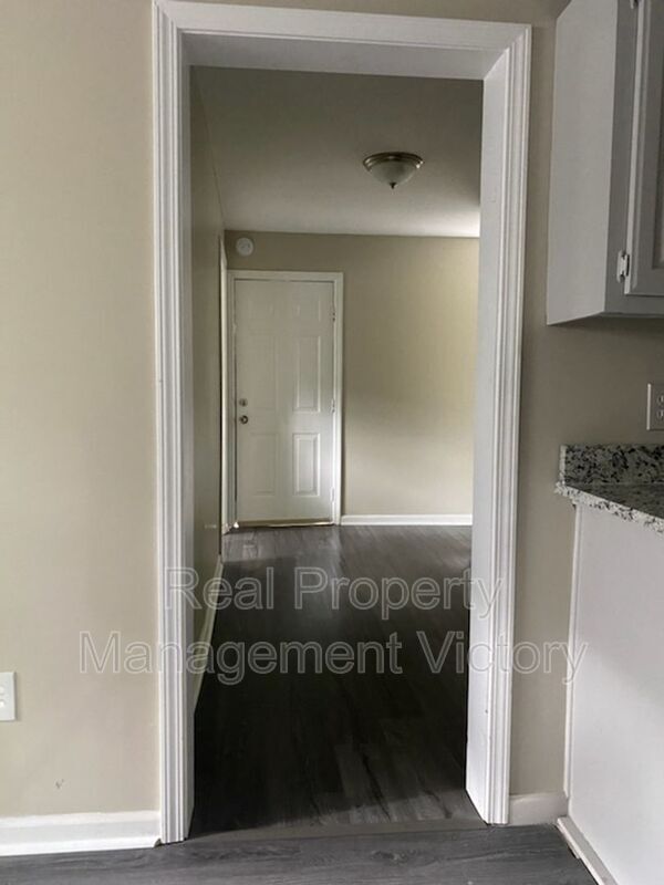 Building Photo - 1520 33rd St Ensley