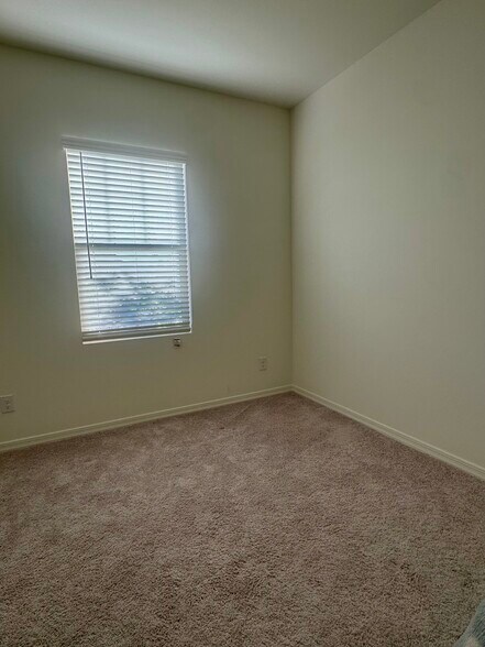 Bedroom - 25344 N Atlas Rd