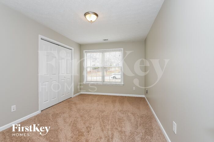 Building Photo - 1069 Thornwood Dr