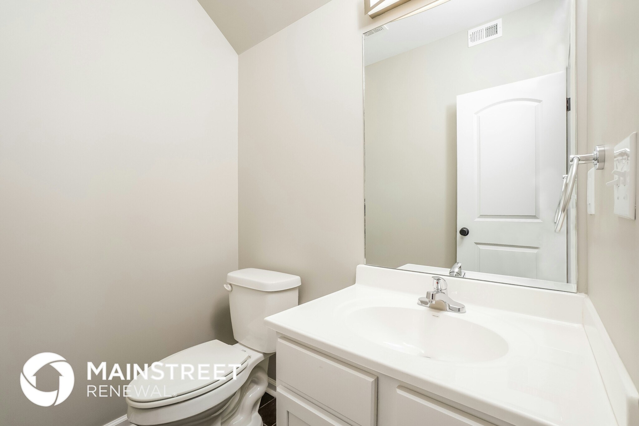 Building Photo - 2070 N Sarah Dr