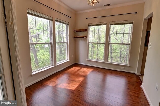 Building Photo - 1501 North Point Dr