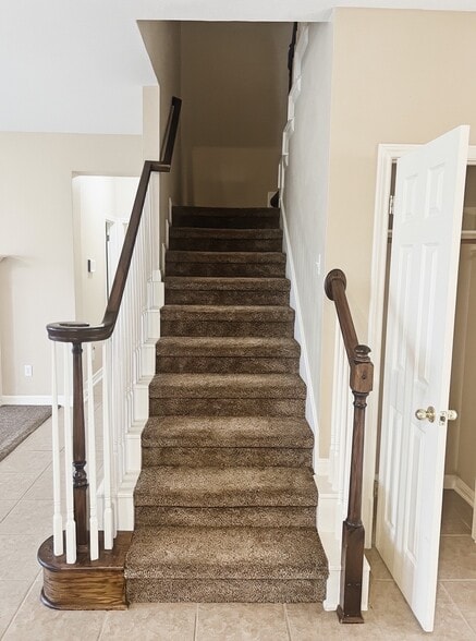 Building Photo - 15201 Calaveras Dr