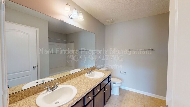 Building Photo - 464 Walnut Dr