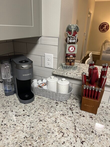 Building Photo - 3218 Veterans Memorial Pky