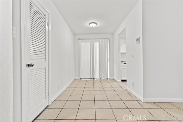 Building Photo - 5915 Woodman Ave