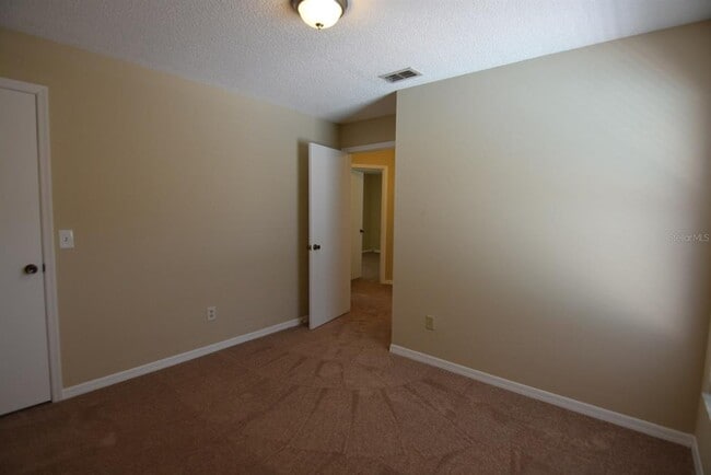 Building Photo - 5106 Sun Palm Dr