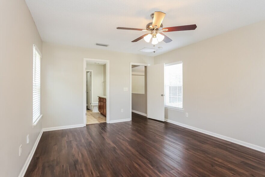 Building Photo - 3877 Marsh Bluff Dr