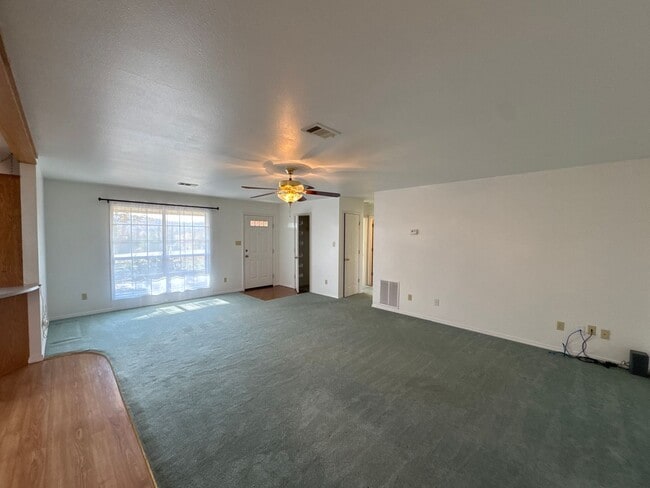 Building Photo - 3606 US-71