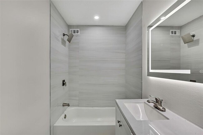 Building Photo - 10987 W Tidewater Cir