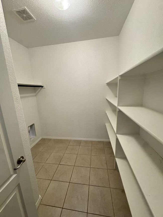 Building Photo - 6212 Topsail Dr