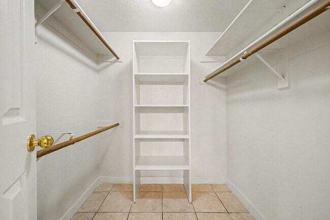 Building Photo - 6885 E Cochise Rd