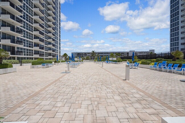 Building Photo - 531 N Ocean Blvd