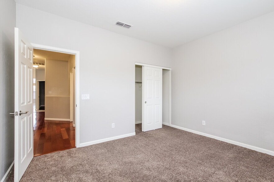 Building Photo - 14510 N 87th Ave