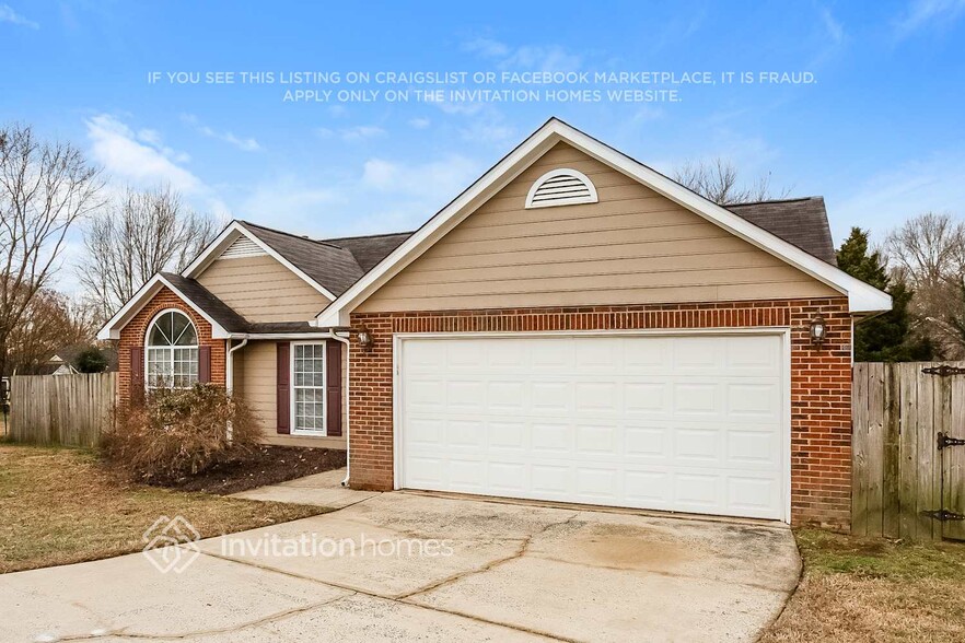 Building Photo - 5014 Alexis Dr