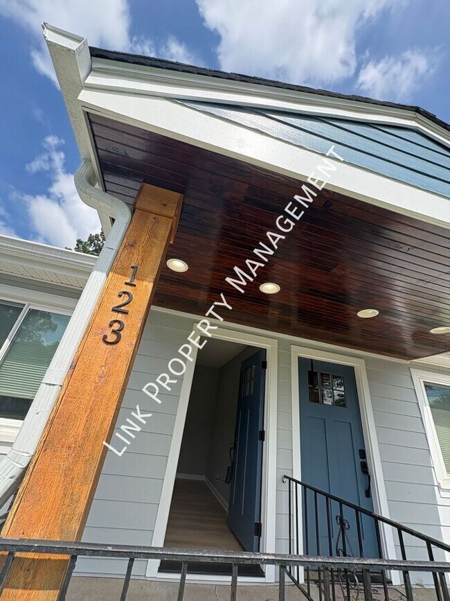 Building Photo - 123 Sequoia Dr