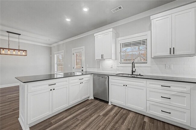 Building Photo - 2 Creetown Ln