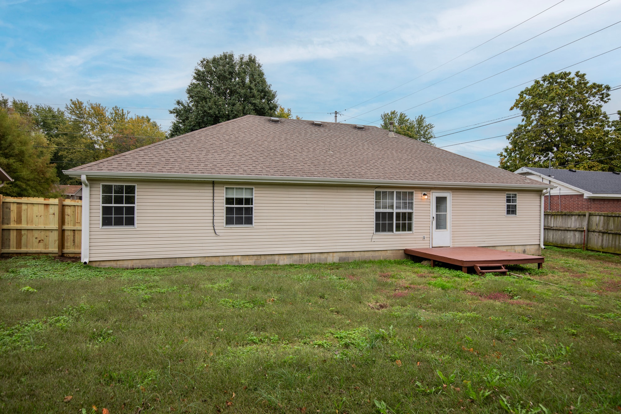 Building Photo - 215 Broyles St